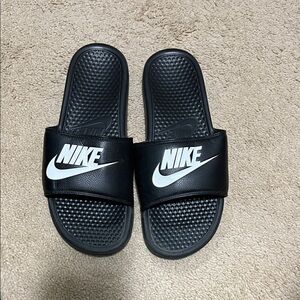 Nike Black and White Slide Slides men’s sz12